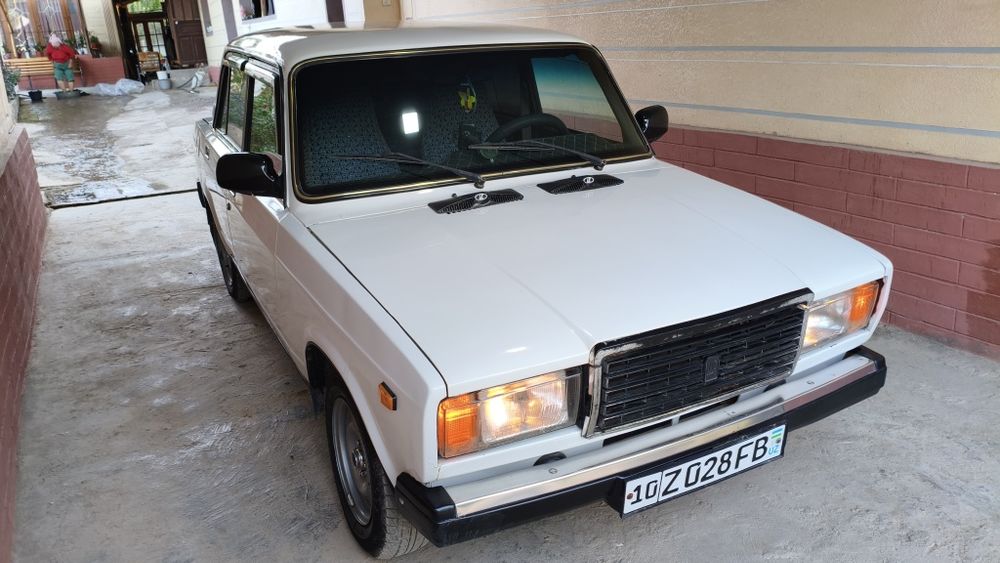 Vaz 2107 sotiladi