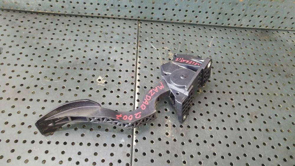 Pedala acceleratie 1.3 b mazda 2 de dh