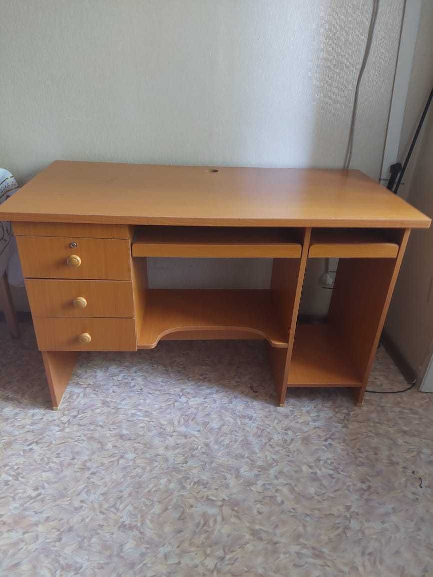 Стол. Письменный стол. Компьютерный стол