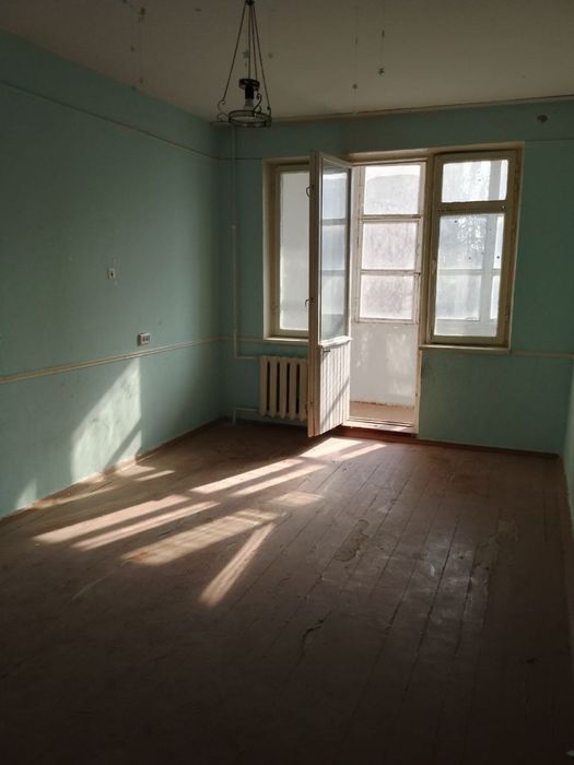 1 хоналик уй сотилади без ремонт , Галаба шох кучаси 71 дом 3 чи этаж