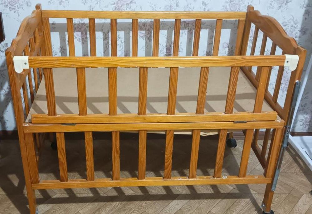 Продам детскую кроватку