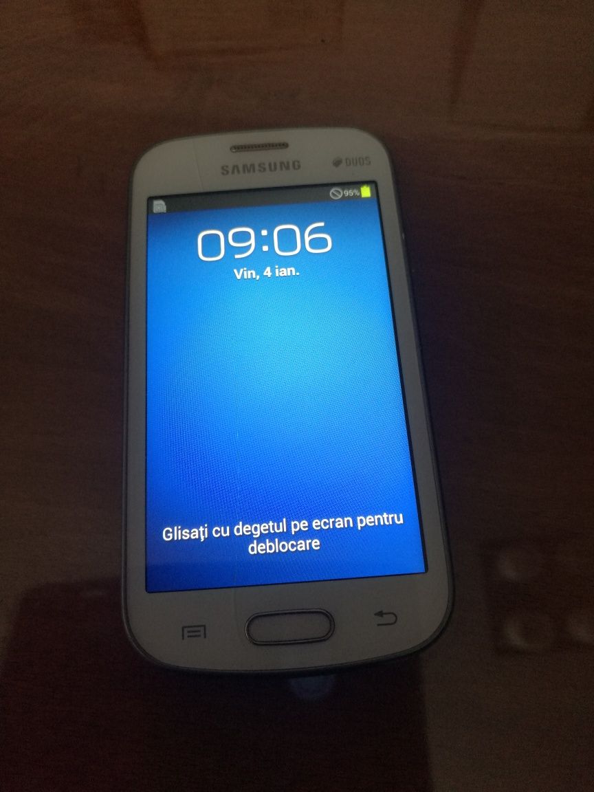 Vand sau schimb telefon smart Samsung galaxy duos