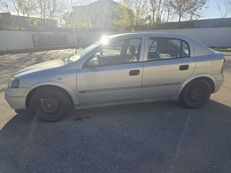 Vând Opel Astra g