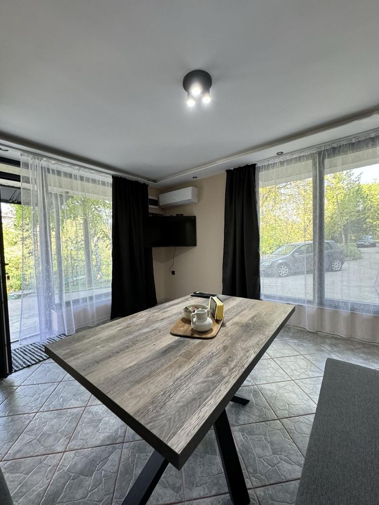 Дава се под наем Двустаен апартамент в Ловеч, Дикисана - 80 кв.м за 95000 € - Снимка #1