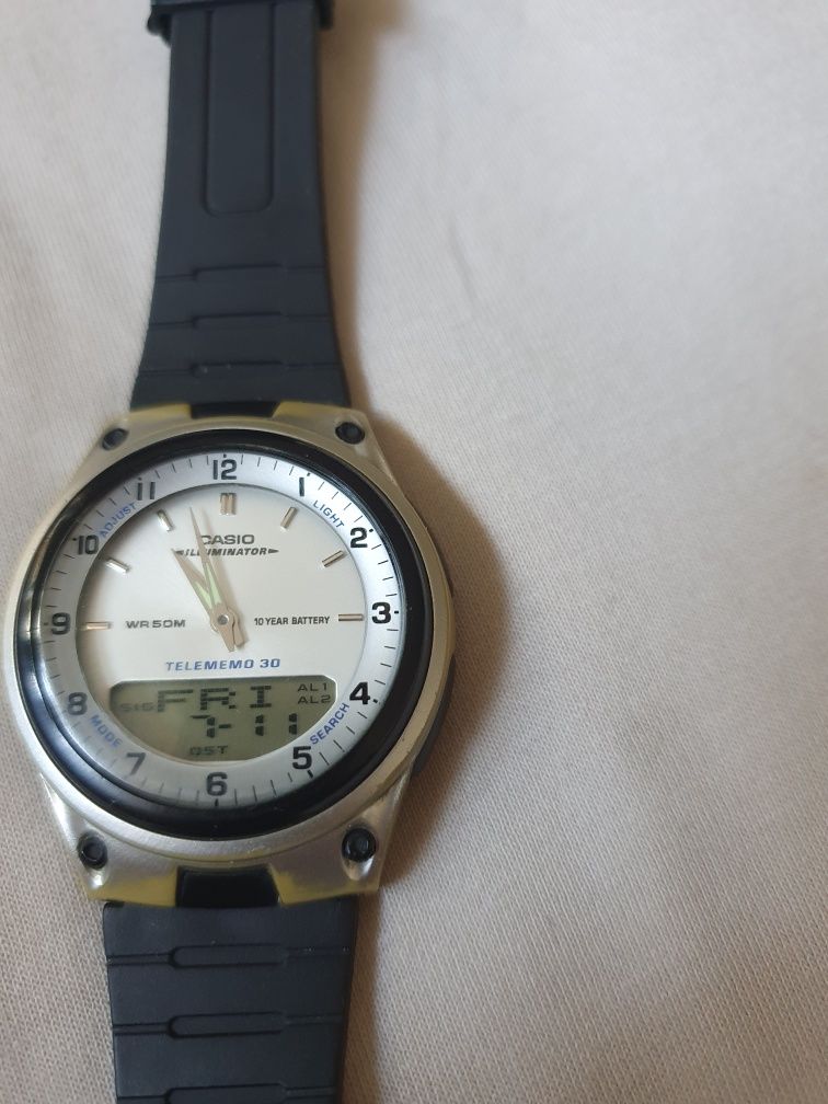 CASIO  AW80 мъжки часовник. Показва час ден месец и аларма