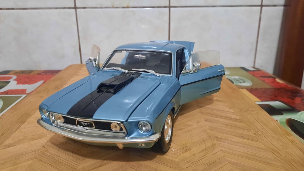 Macheta metalica scara 1/18