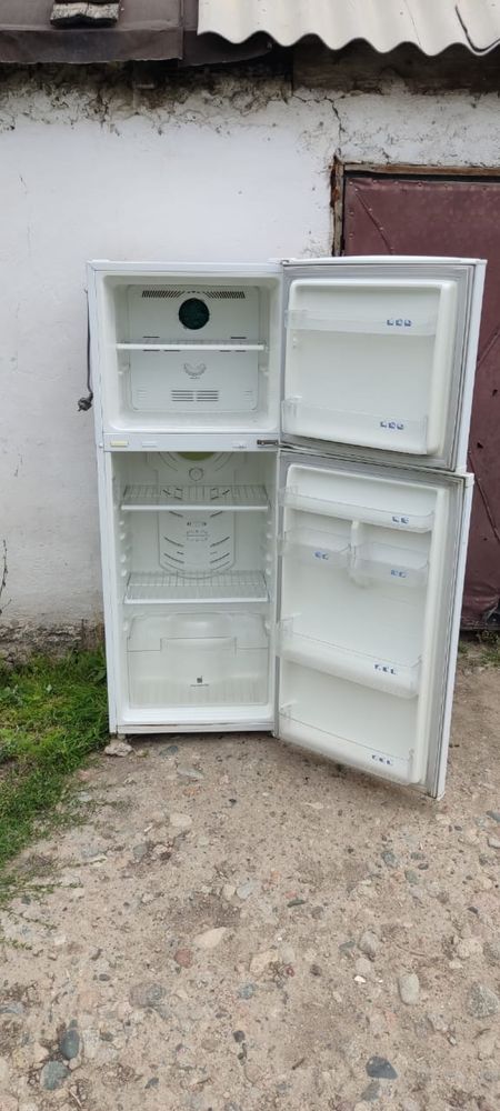 Продам холодильник