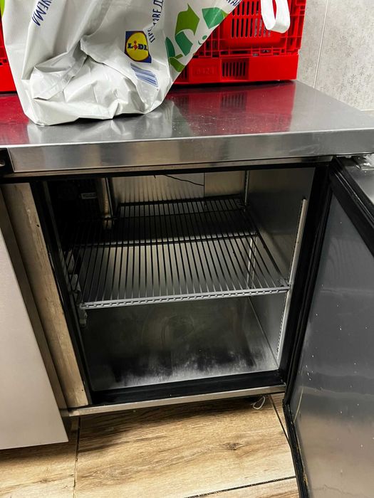 Хладилна работна маса с 2 крила - малка