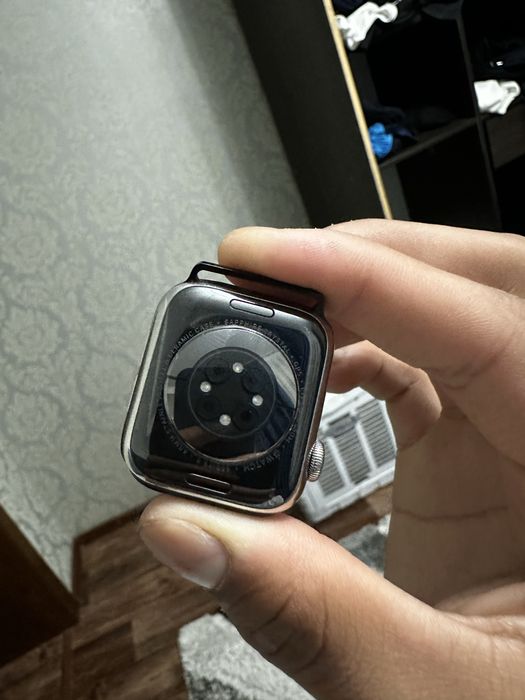 Продается Apple Watch 6 series 44 mm Аккум 100 новый