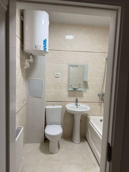 2 xonali kvartira sotiladi