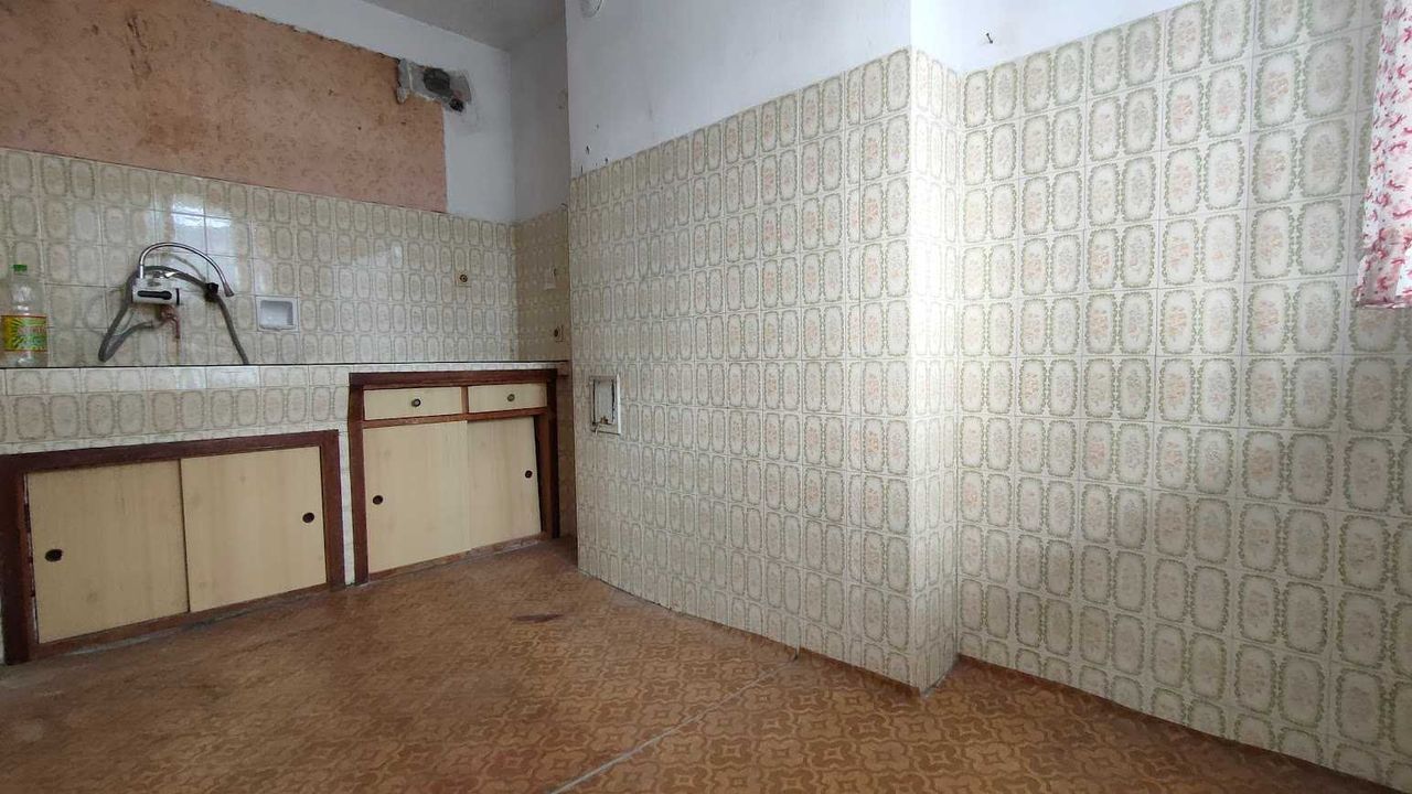 Продава се Четиристаен апартамент в Айтос - 93 кв.м за 823 €/кв.м - Снимка #2