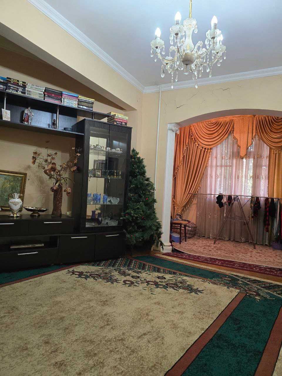 Квартира, Ахмад Югнакий