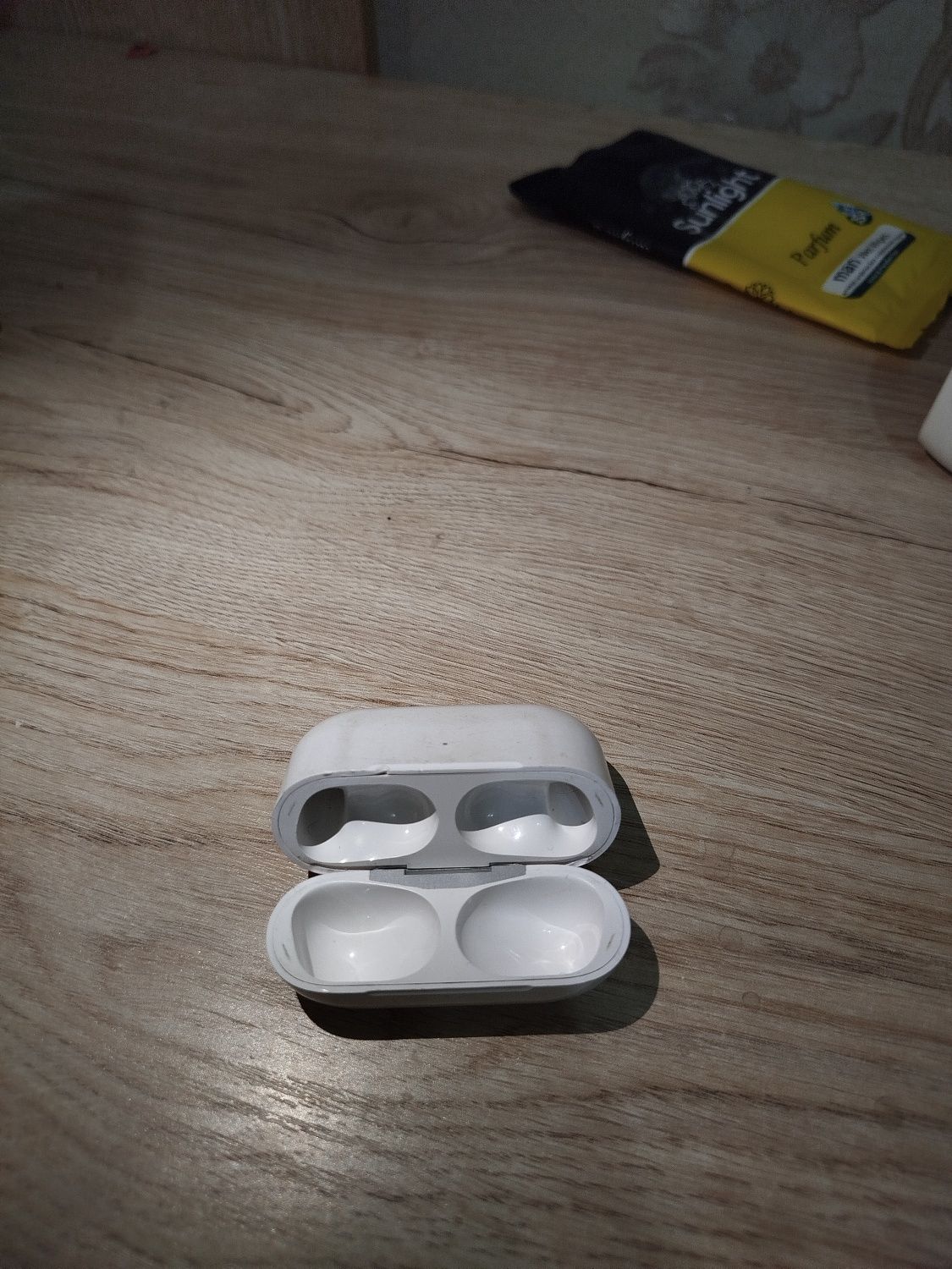 Продам Airpods HongKong