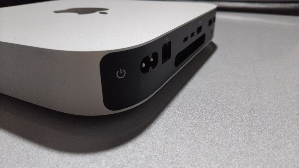 Mac mini M2 8GB/256GB