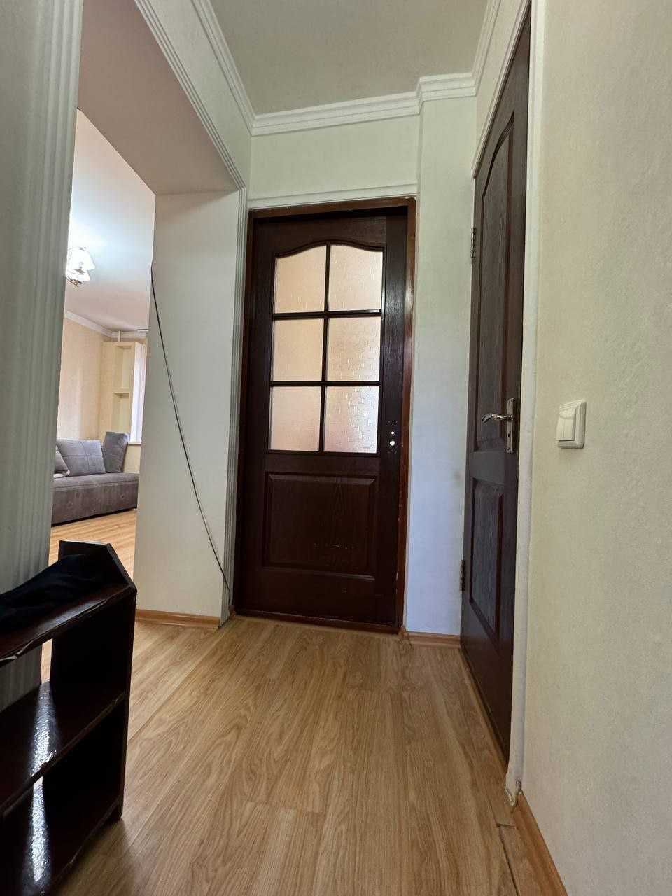 ул.Ш.Руставели кафе B&B парк Бабура 1-комн 2/4 28 м² кирпич обстановка