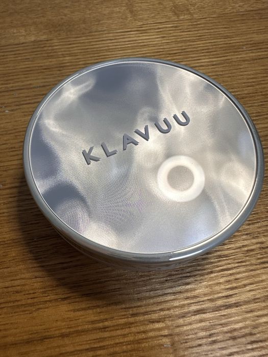 Продаю запаску и сам футляр на кушон KLAVUU 21  URBAN PEARLSATION