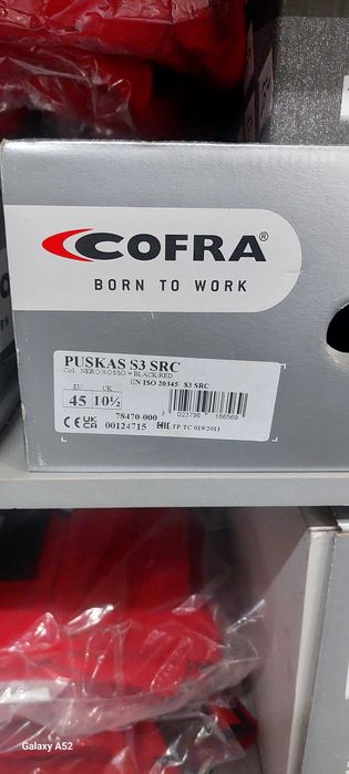 Продавам работни обувки мъжки.  номер 44 и номер 45