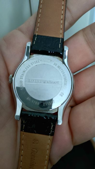 Часовник Armani с австралийска кожена каишка