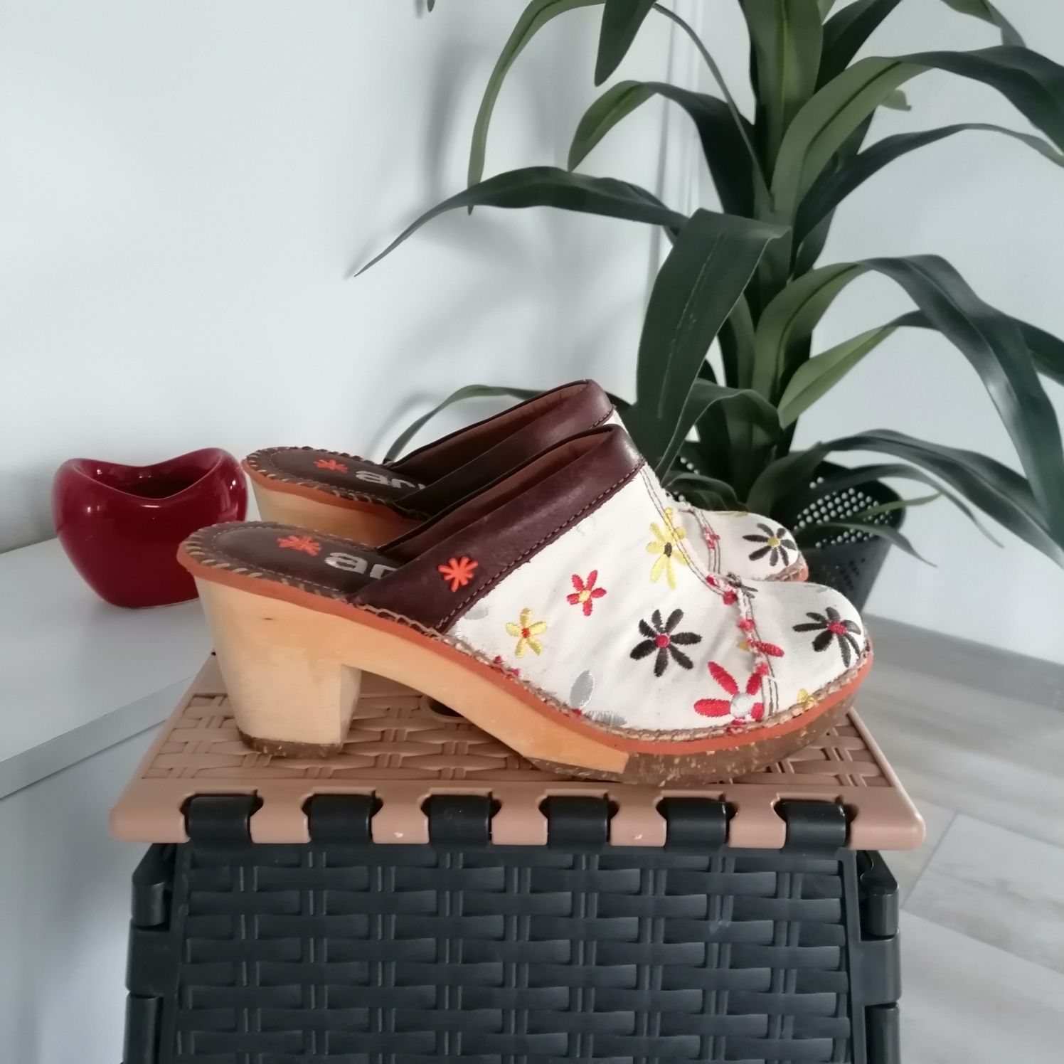 Saboți damă ART, piele naturală, făcuți manual