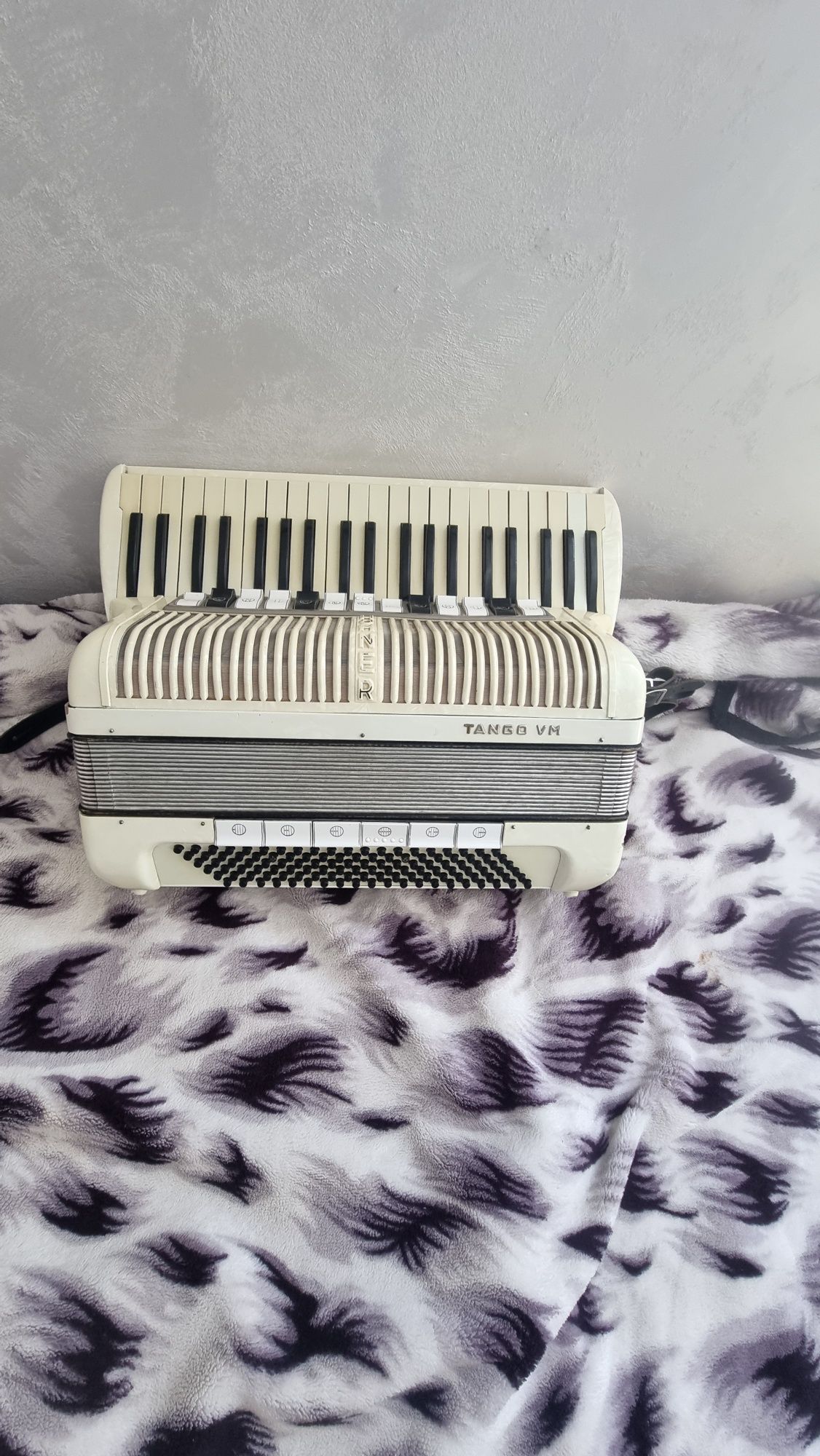 Acordeon hohner în stare foarte bună 1800lei