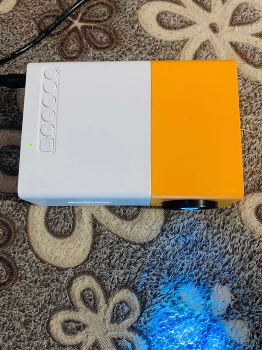 Мини проектор за домашно кино