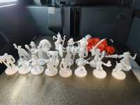 DnD фигурки и зарове за игра