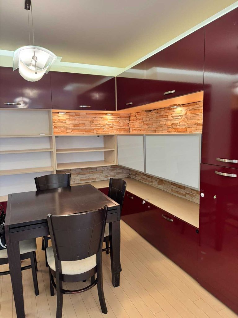 Дава се под наем Тристаен апартамент в София, Борово - 87 кв.м за 750 € - Снимка #1