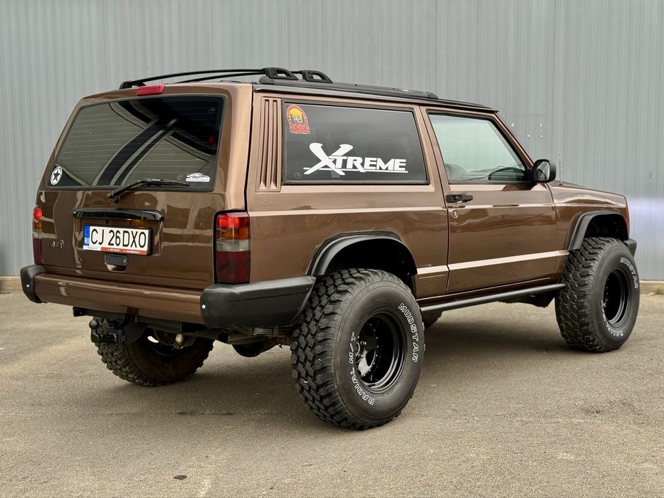 Jeep Cherokee XJ / Sport / 2 usi / 4x4 / Off Road