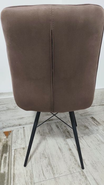 Трапезни столове 4+1 малко ползвани