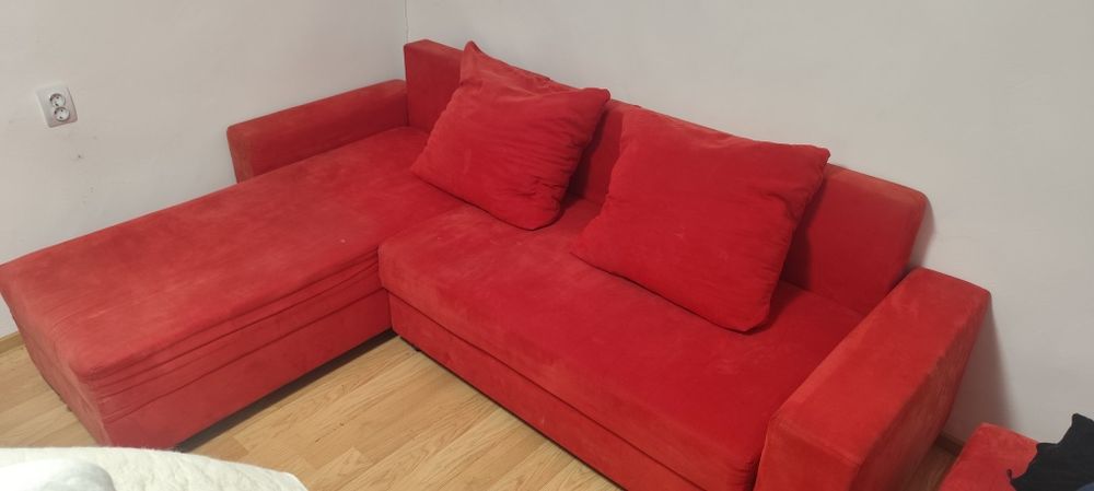 Colțar extensibil 210x150 cu lada depozitare și tamburet 130x7