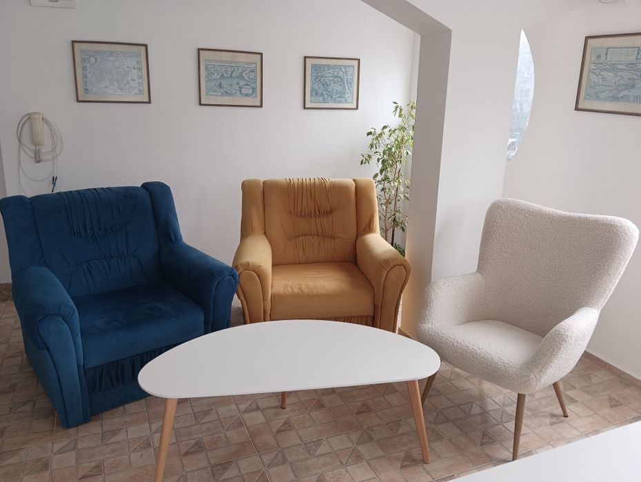 Офис мебели бели