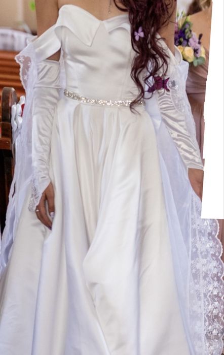 Rochie de mireasa superba , tafta regala