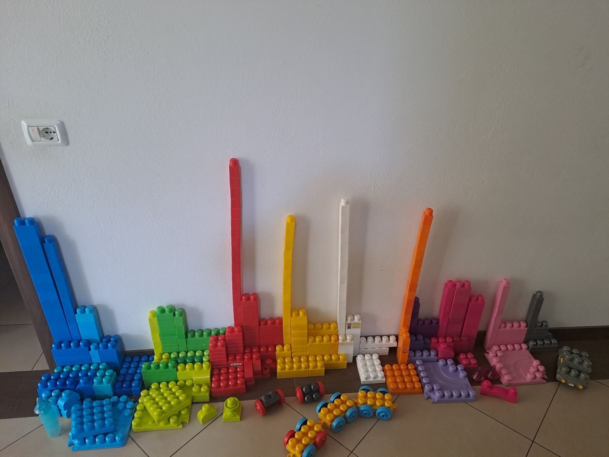 Mega blocks/cuburi aprox 350