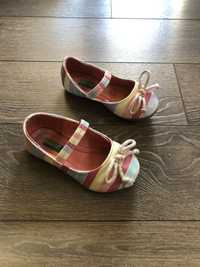 Елегантни пролетни кожени обувки за момиченце Benetton 22 номер