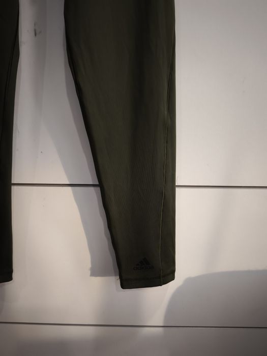 Adidas клин в цвят каки р-р С