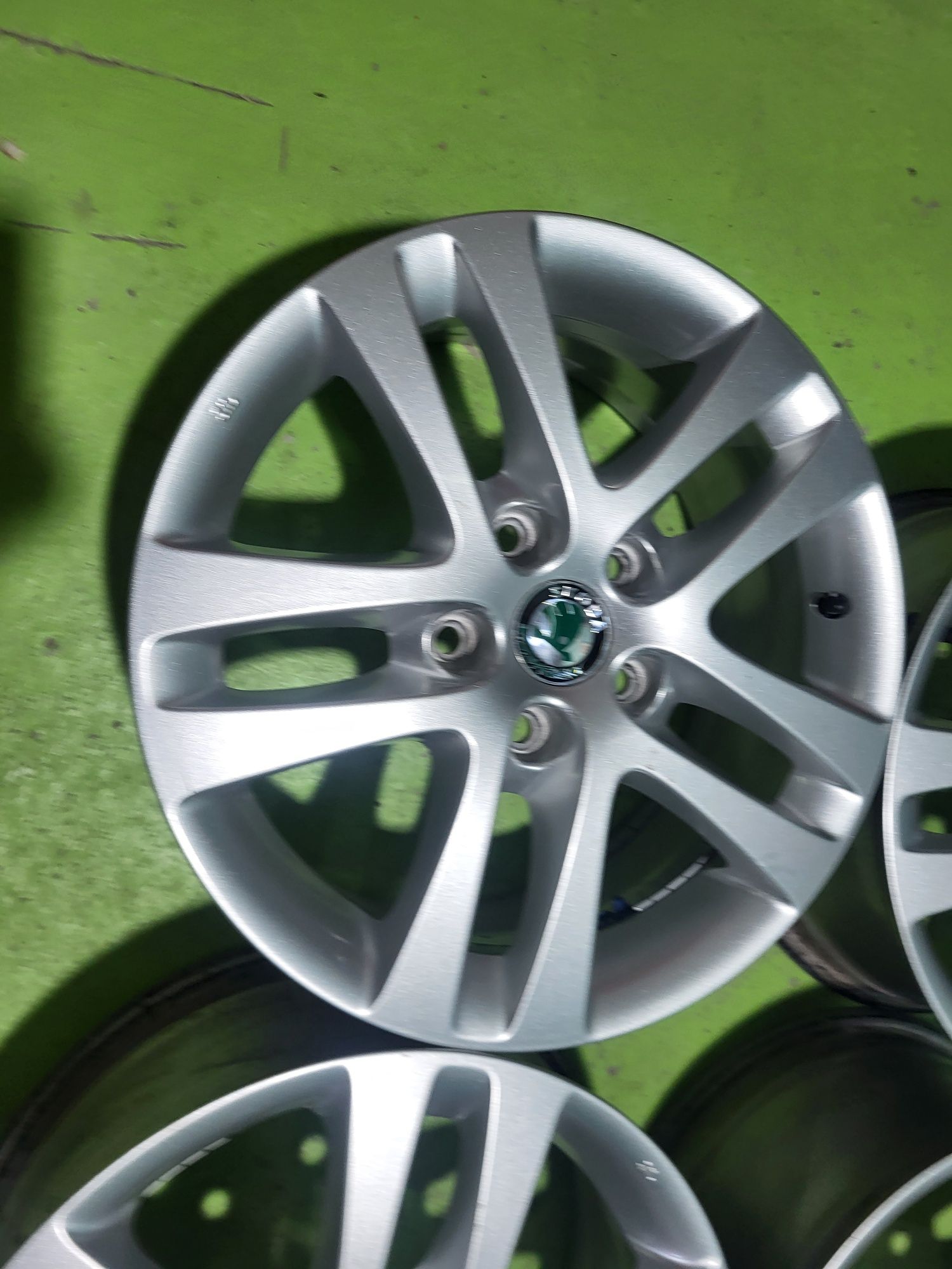 16 5x112 Skoda лети джанти 5х112 шкода