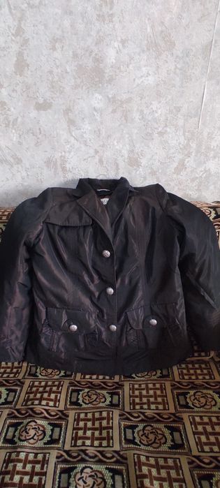 Продам зимние куртки