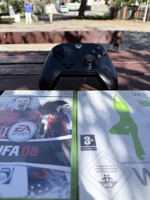 Xbox One контролер и две игри