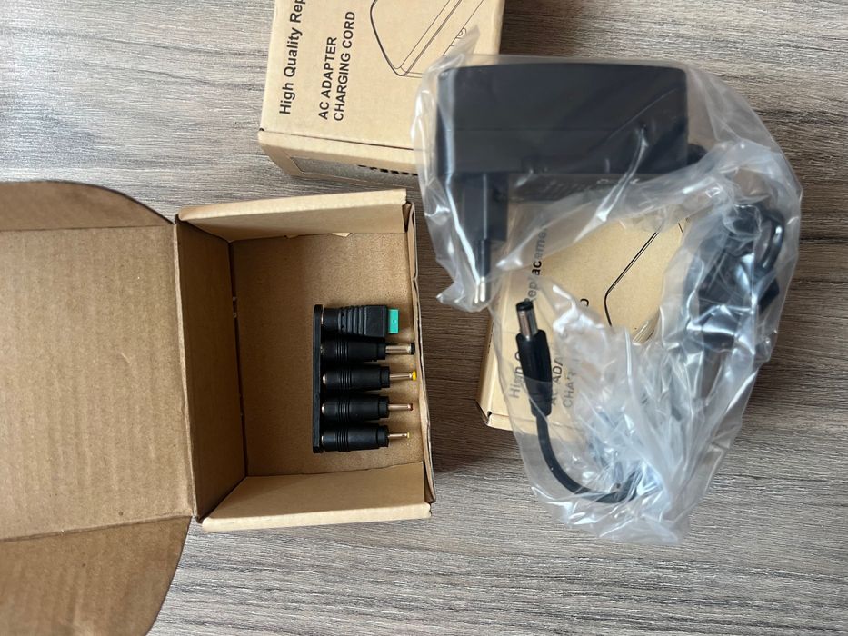 Универсално зарядно за акумулатор 12 V / Адаптери