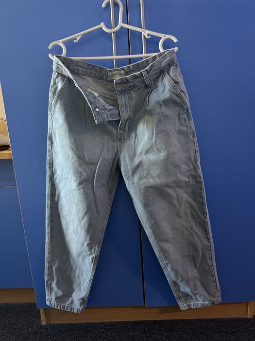 Дънки син цвят