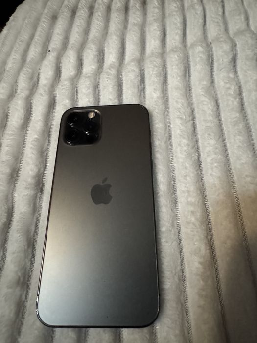 Se vinde iphone 12 pro