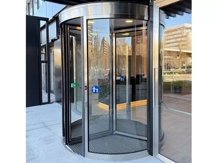 Револьверная (карусельная) дверь RD 150 от Assa Abloy в Ташкенте