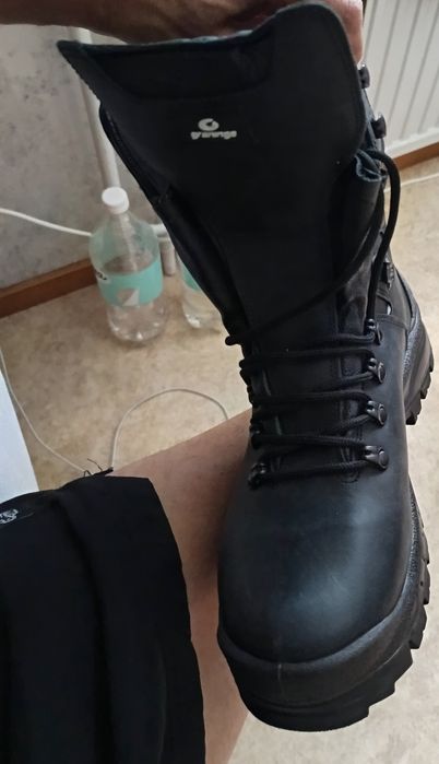 De   vânzare    ghete