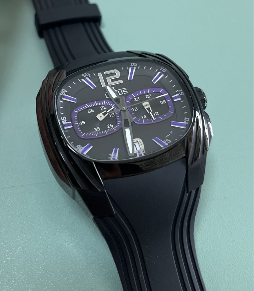 Ceas Lotus barbatesc