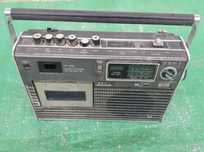 Vând Radio casetofon marca Sony model CF-420L made in japan