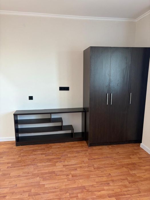 Продается Шкаф и подставка по телевизор