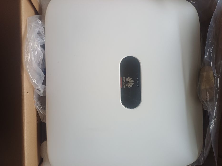 Invertor huawei 4kw trifazic nou