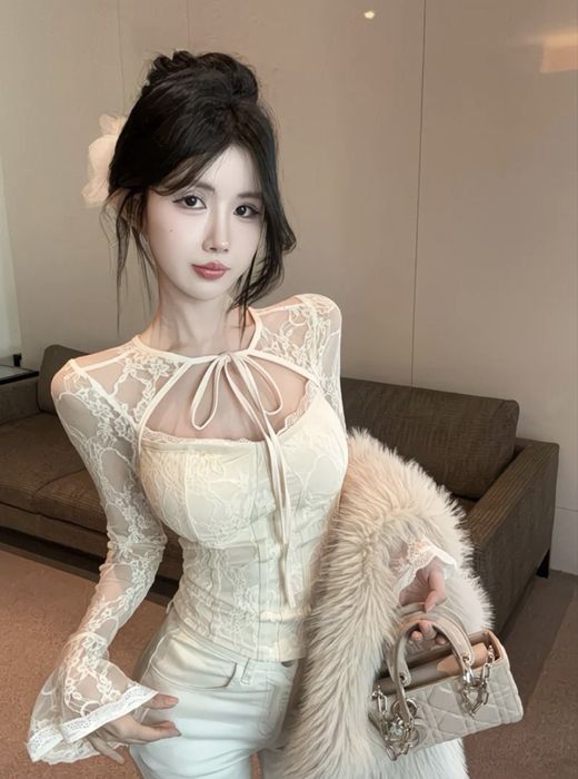 Продам белую кофточку