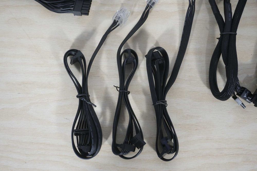 Захранване PSU 850W Super Flower RGB White 80+ Gold / Вкл.ДДС