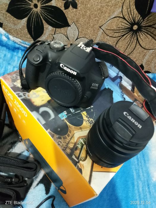 Фотоаппарат canon 2000D